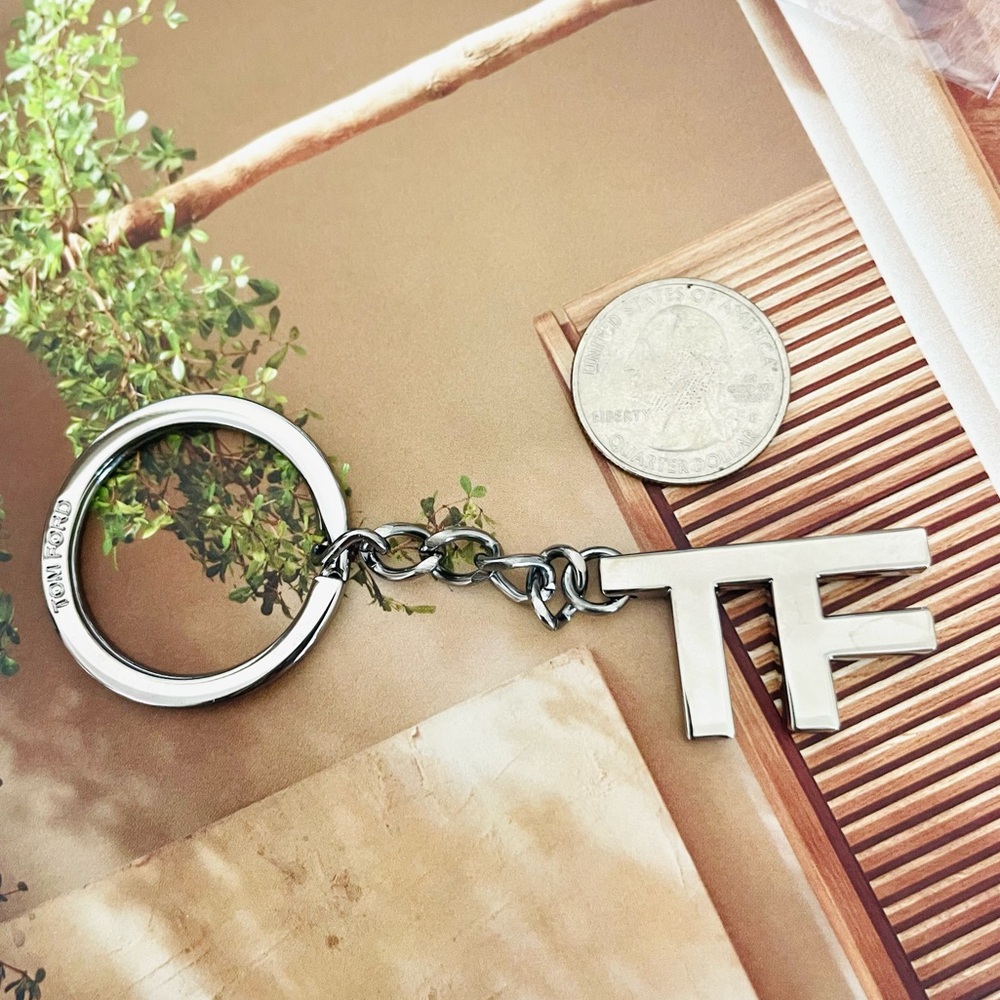 Tom Ford Logo Keychain - Picture 4 of 4
